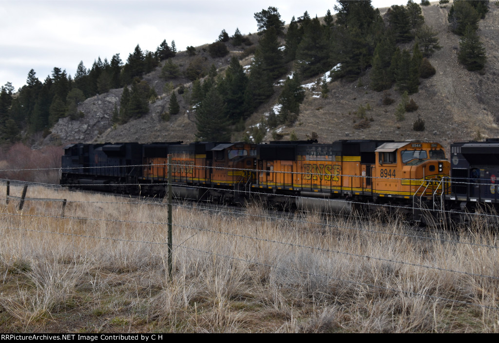 BNSF 8944/8857/MRL 4405